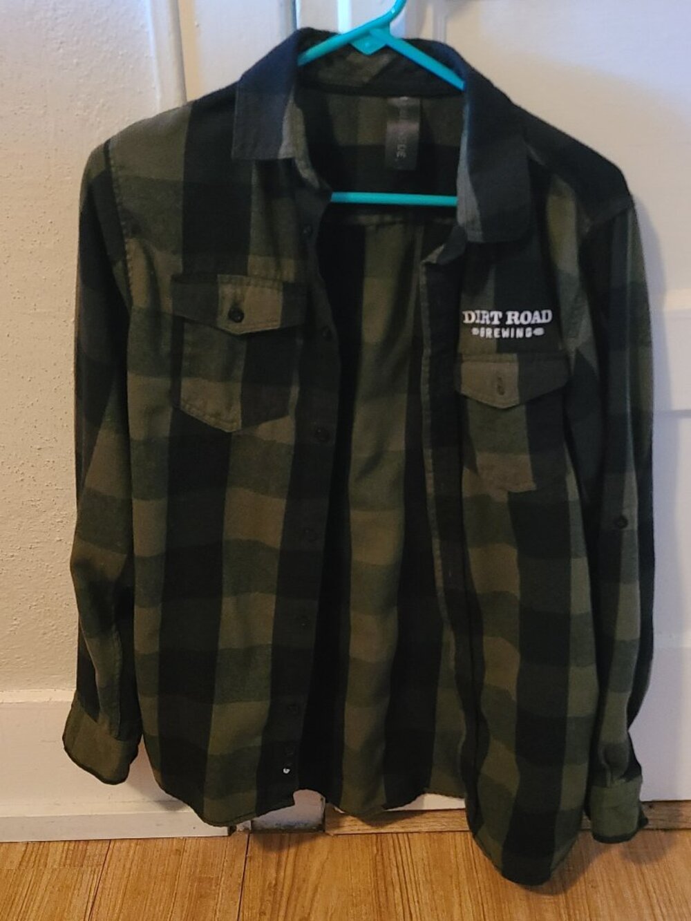 Flannel shirt long sleeve Dirt Road Brewing embroidered